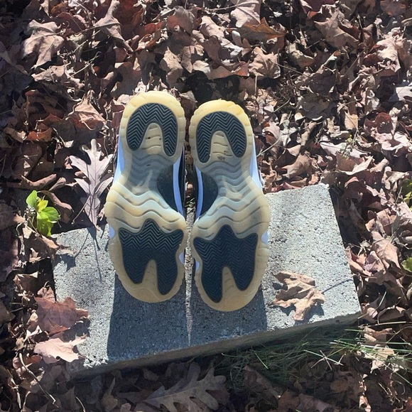 Jordan Black and White Athletic Shoes - Picture 4 of 16